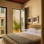 Boscos Apartments